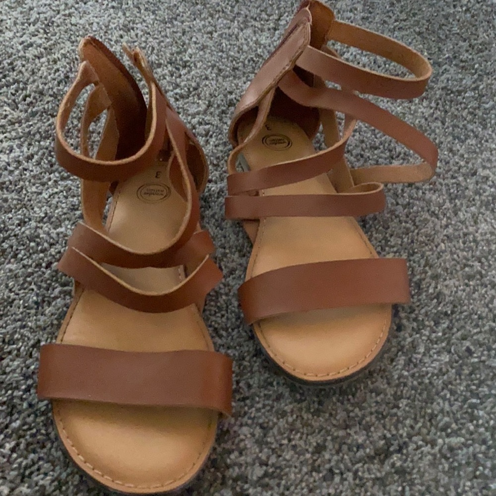 Girls sandals